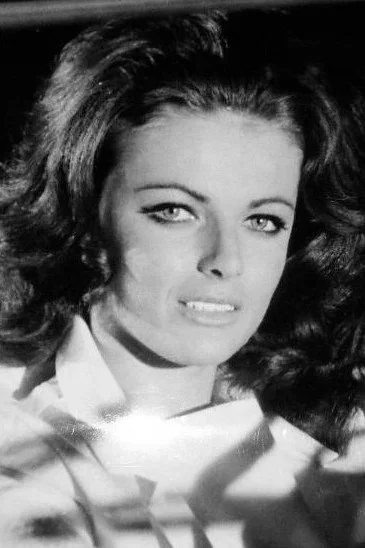 Profile image of Helena Ronee
