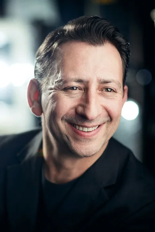 Profile image of Ashley Artus
