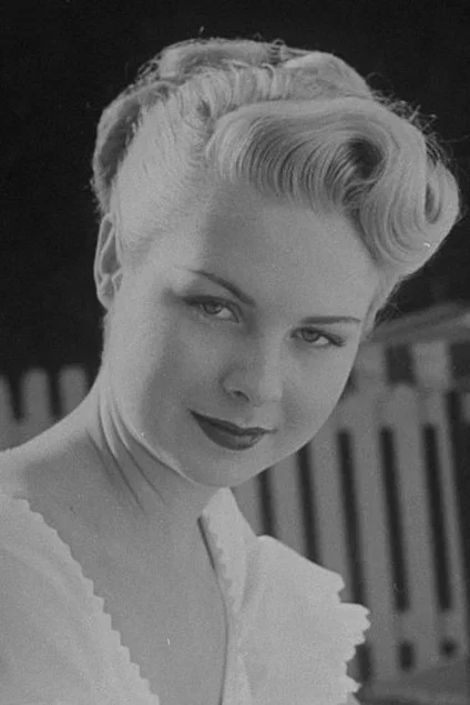 Profile image of Lois Hall