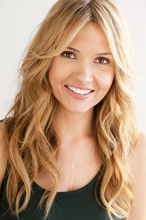 Profile image of Valerie Azlynn